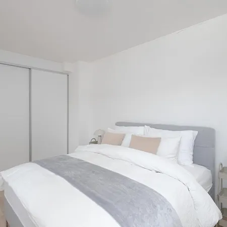 Skyline Tower Apartment
